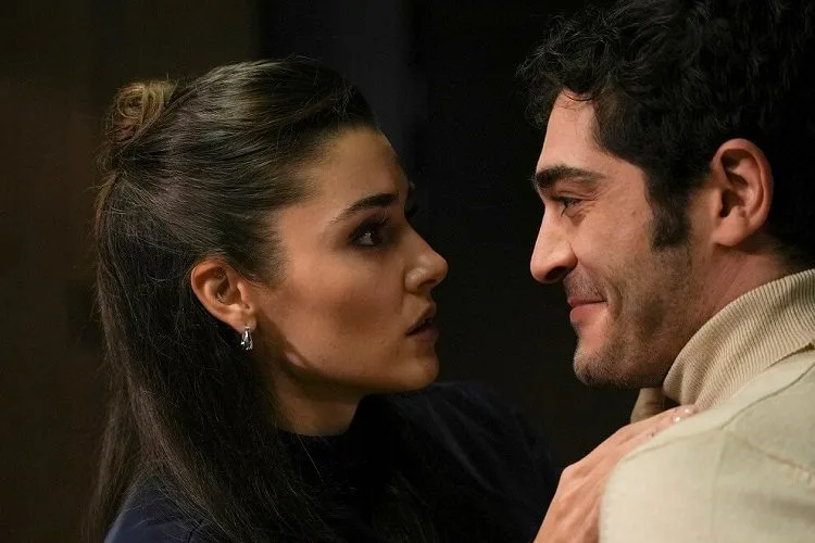 «Совершенно другой»: описание 14 серии турецкого сериала