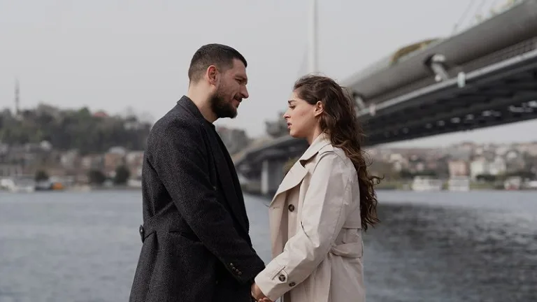 Описание 23 серии сериала «Спрячь меня» Мете и Инджила