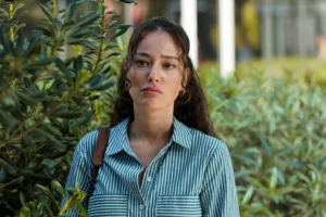 Описание 77 серии сериала «Зимородок»