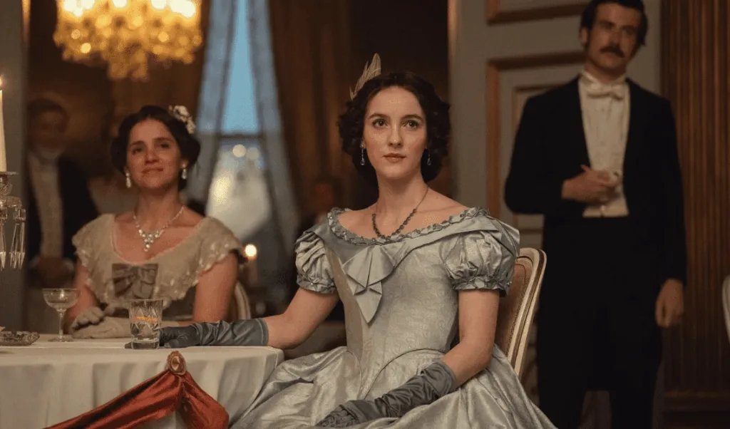 Кадр из сериала «Дом Гиннессов». Изысканные леди